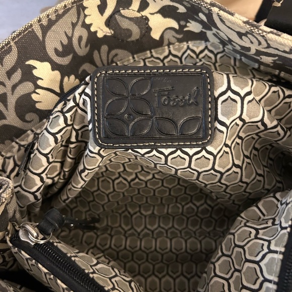 Fossil Chic Black and Cream Floral Shoulder Bag - Picture 16 of 16